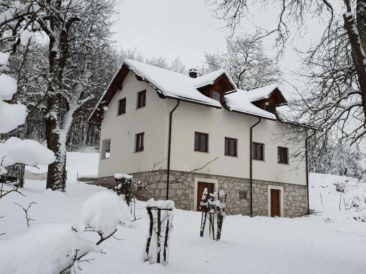 Вилла Holiday House Marija Оточац Экстерьер фото